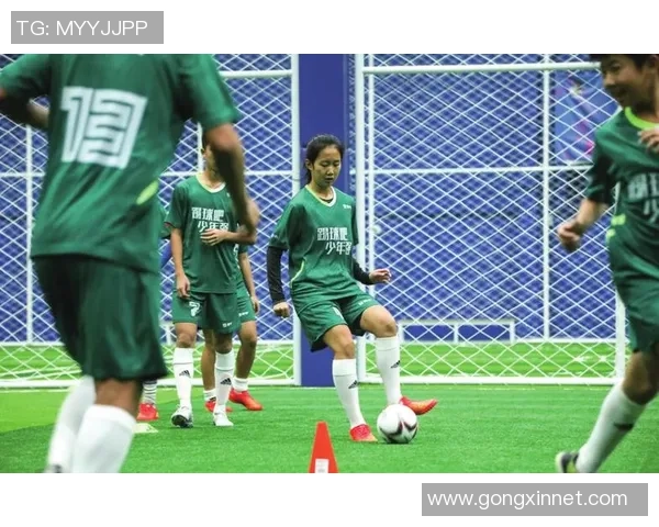 非洲足球明星积极参与慈善事业捐款助力家乡发展与公益活动